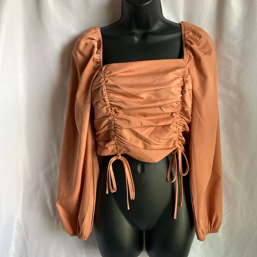 PEACH Brand Cropped Long Sleeves Blouse Size Medium